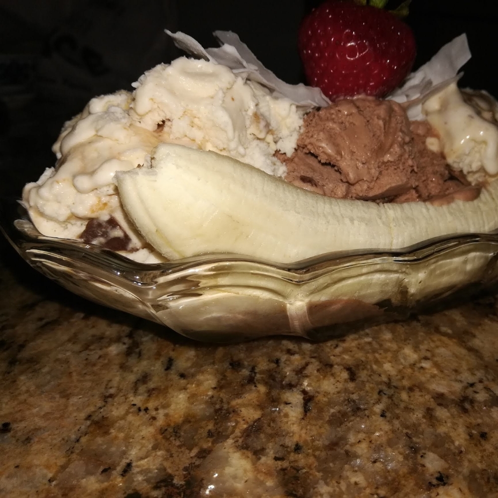 Banana Split Glass Plates - Picture 7 of 8